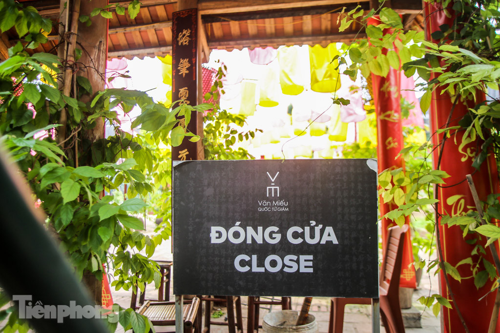 Di tích, công viên Hà Nội vẫn 'ngủ yên' trong dịp nghỉ lễ 30/4 ảnh 3