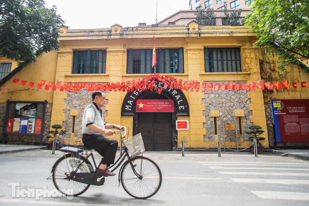 Di tích, công viên Hà Nội vẫn 'ngủ yên' trong dịp nghỉ lễ 30/4 ảnh 11