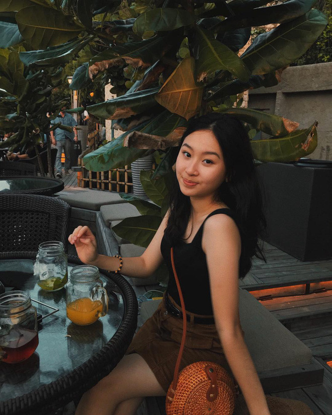 Gái xinh ĐH Yale khoe cả thùng huy chương, giấy khen và bài thi đạt 100 điểm ảnh 10