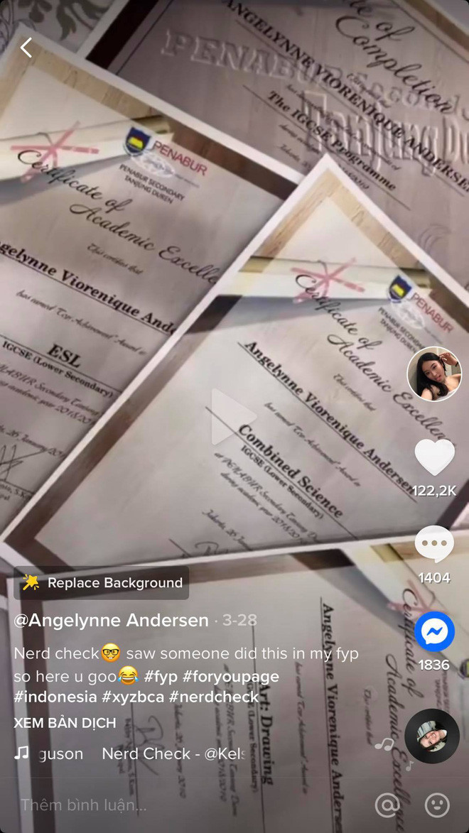 Gái xinh ĐH Yale khoe cả thùng huy chương, giấy khen và bài thi đạt 100 điểm ảnh 6