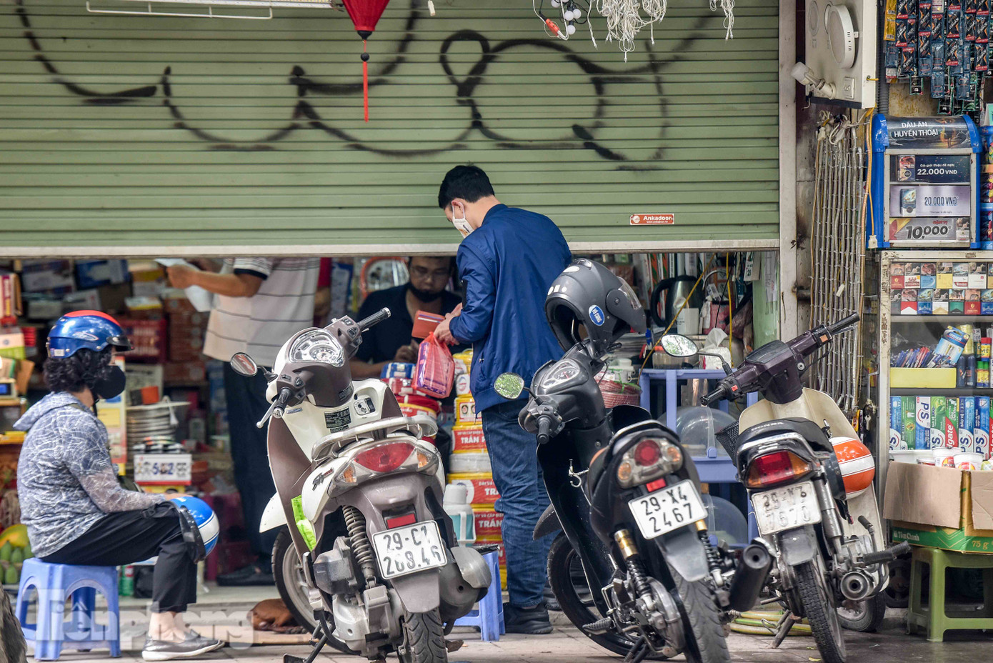 Gần hết hạn giãn cách xã hội, hàng quán rục rịch hoạt động trở lại ảnh 5
