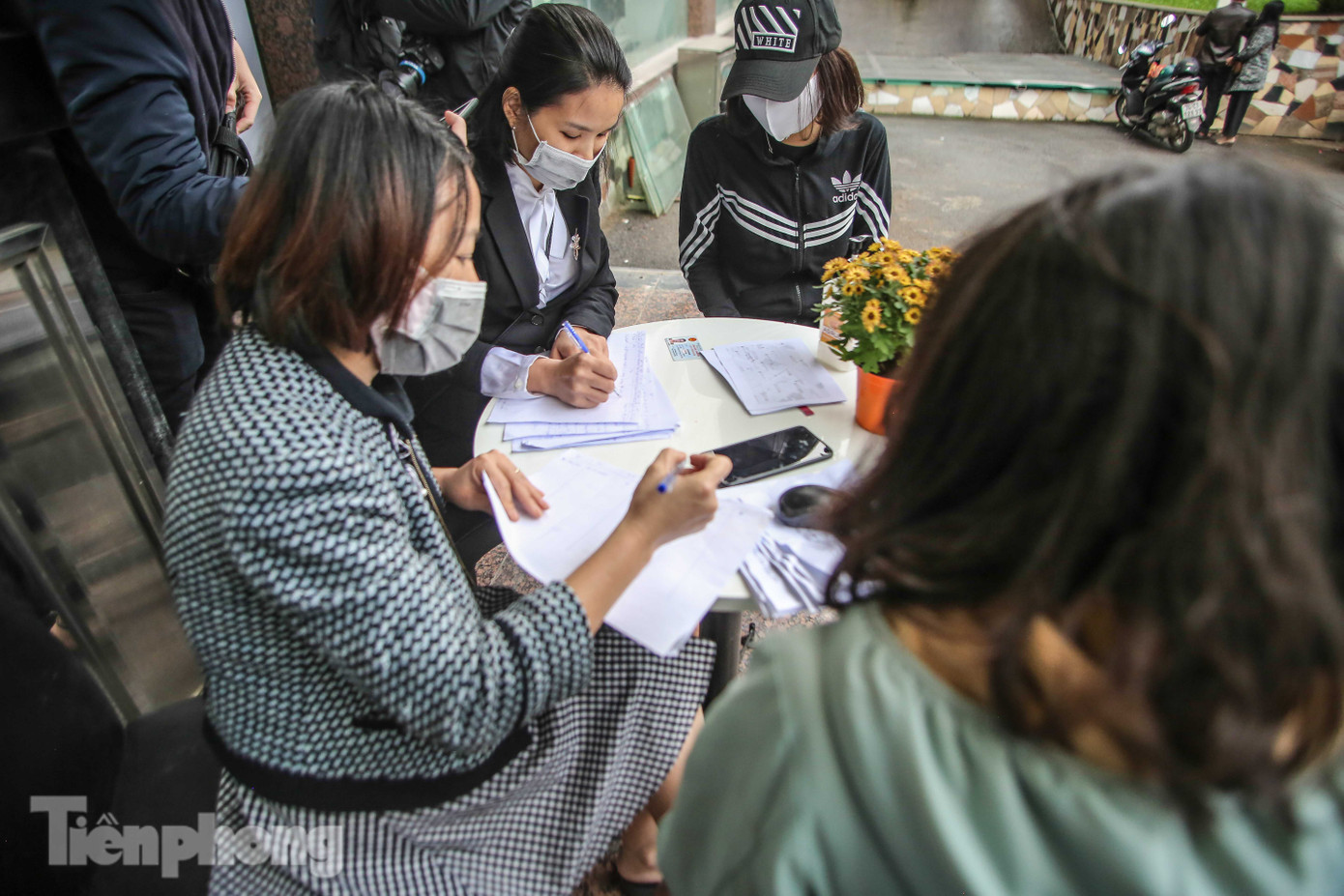 Sau 'ATM gạo', Hà Nội có thêm 'siêu thị 0 đồng' dành cho người nghèo chống COVID-19 ảnh 6