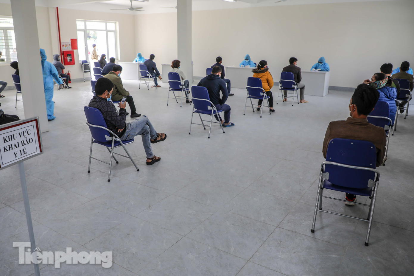 Hà Nội test nhanh người buôn bán hoa tại các khu chợ liên quan đến bệnh nhân 243 ảnh 5