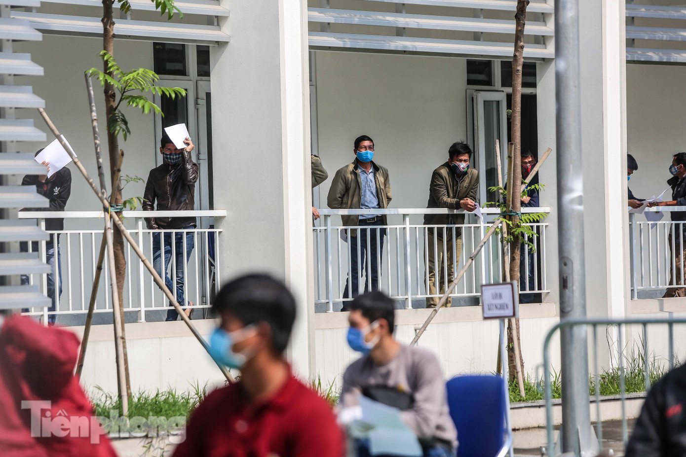 Hà Nội test nhanh người buôn bán hoa tại các khu chợ liên quan đến bệnh nhân 243 ảnh 6