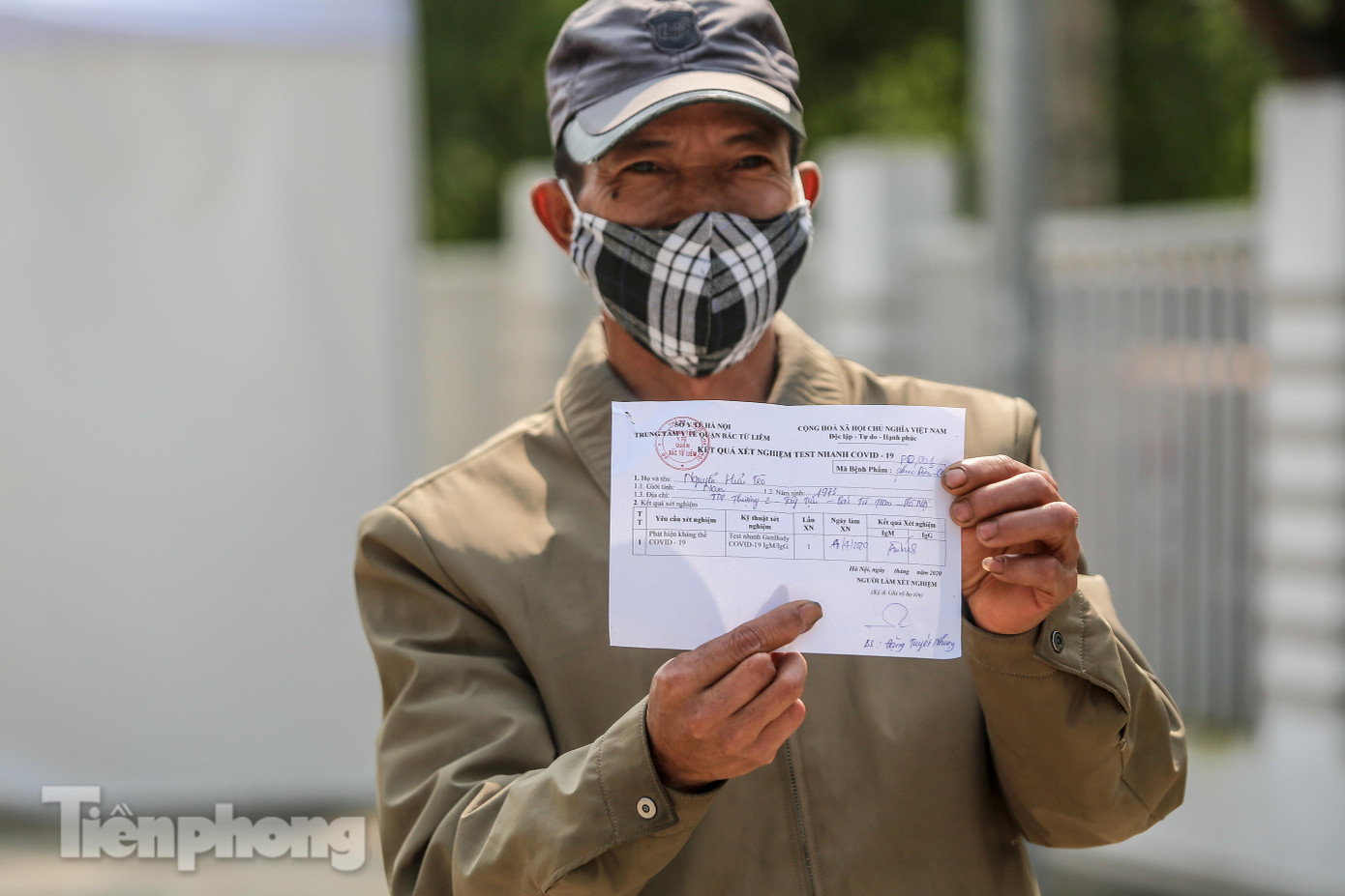 Hà Nội test nhanh người buôn bán hoa tại các khu chợ liên quan đến bệnh nhân 243 ảnh 14