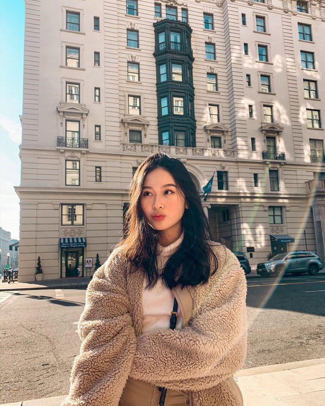 Gái xinh ĐH Yale khoe cả thùng huy chương, giấy khen và bài thi đạt 100 điểm ảnh 2