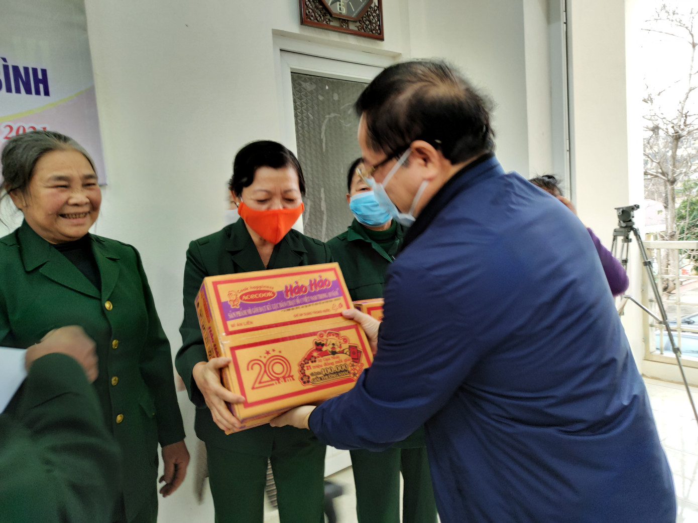 Mang Tết ấm đến với các cựu thanh niên xung phong gặp khó khăn tỉnh Hòa Bình ảnh 4