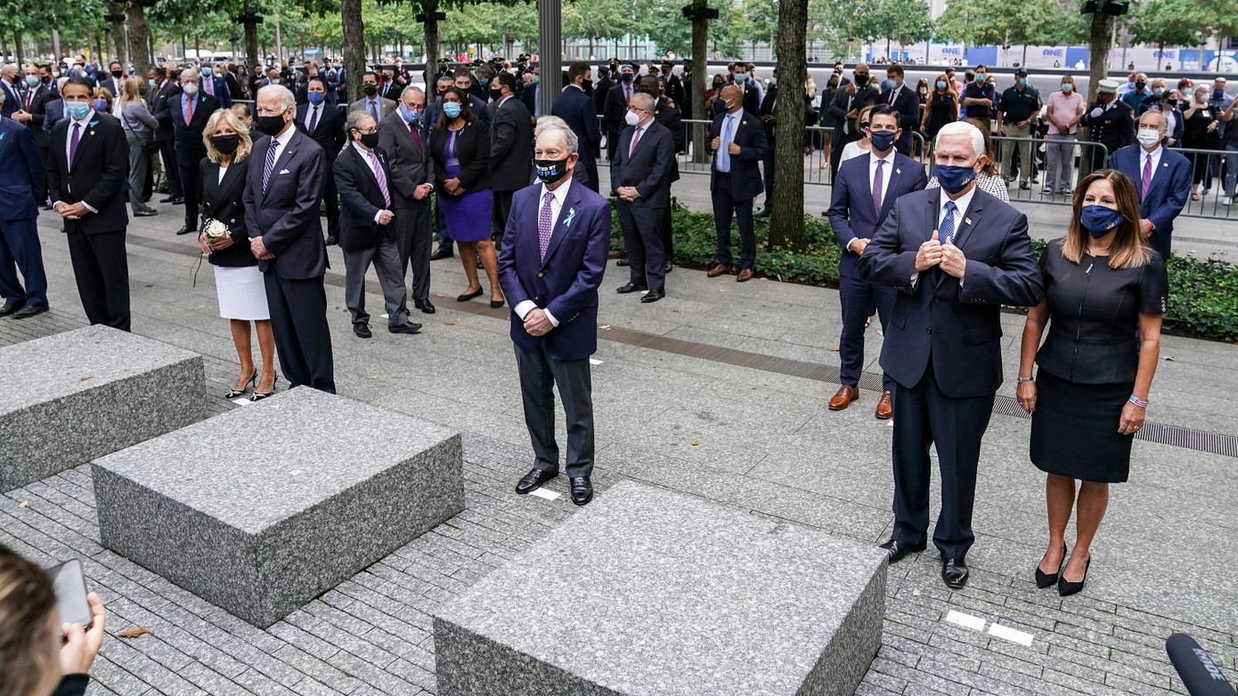 Ông Trump mặc niệm nạn nhân vụ khủng bố 11/9 trên Không lực Một ảnh 4