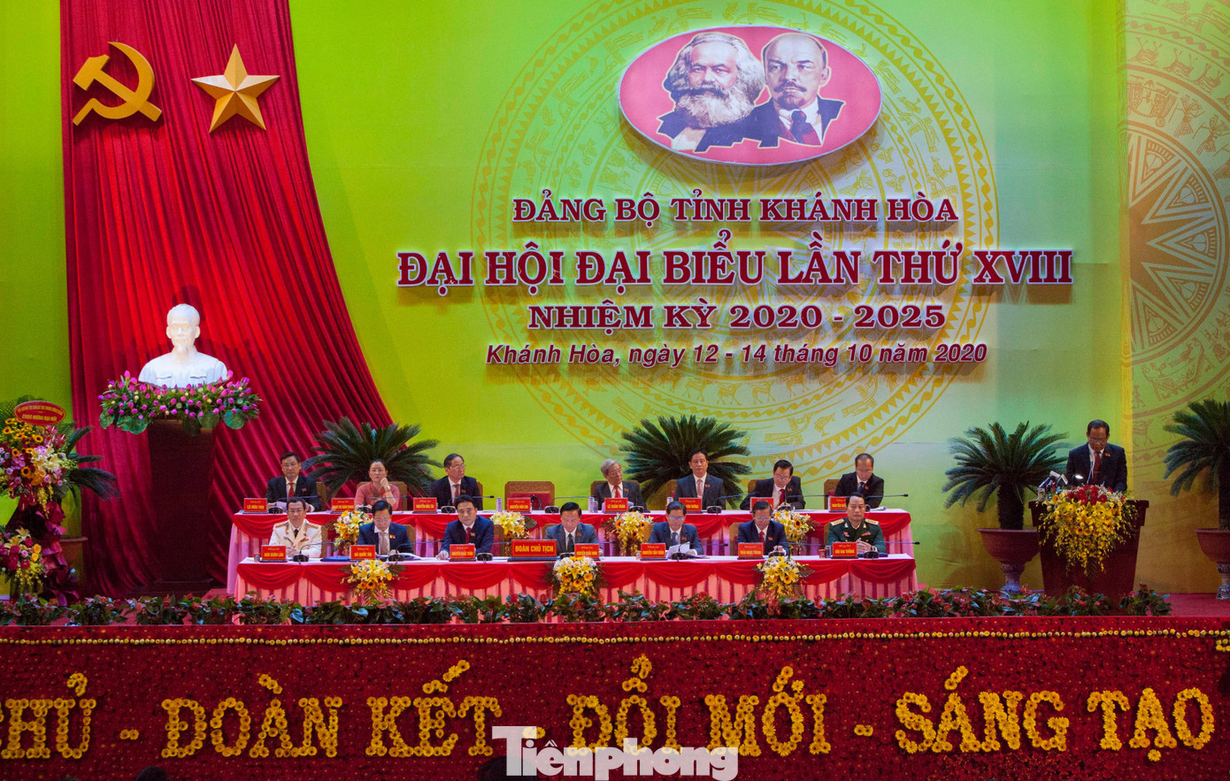 Khánh Hoà phấn đấu trở thành trung tâm kinh tế biển của cả nước ảnh 2