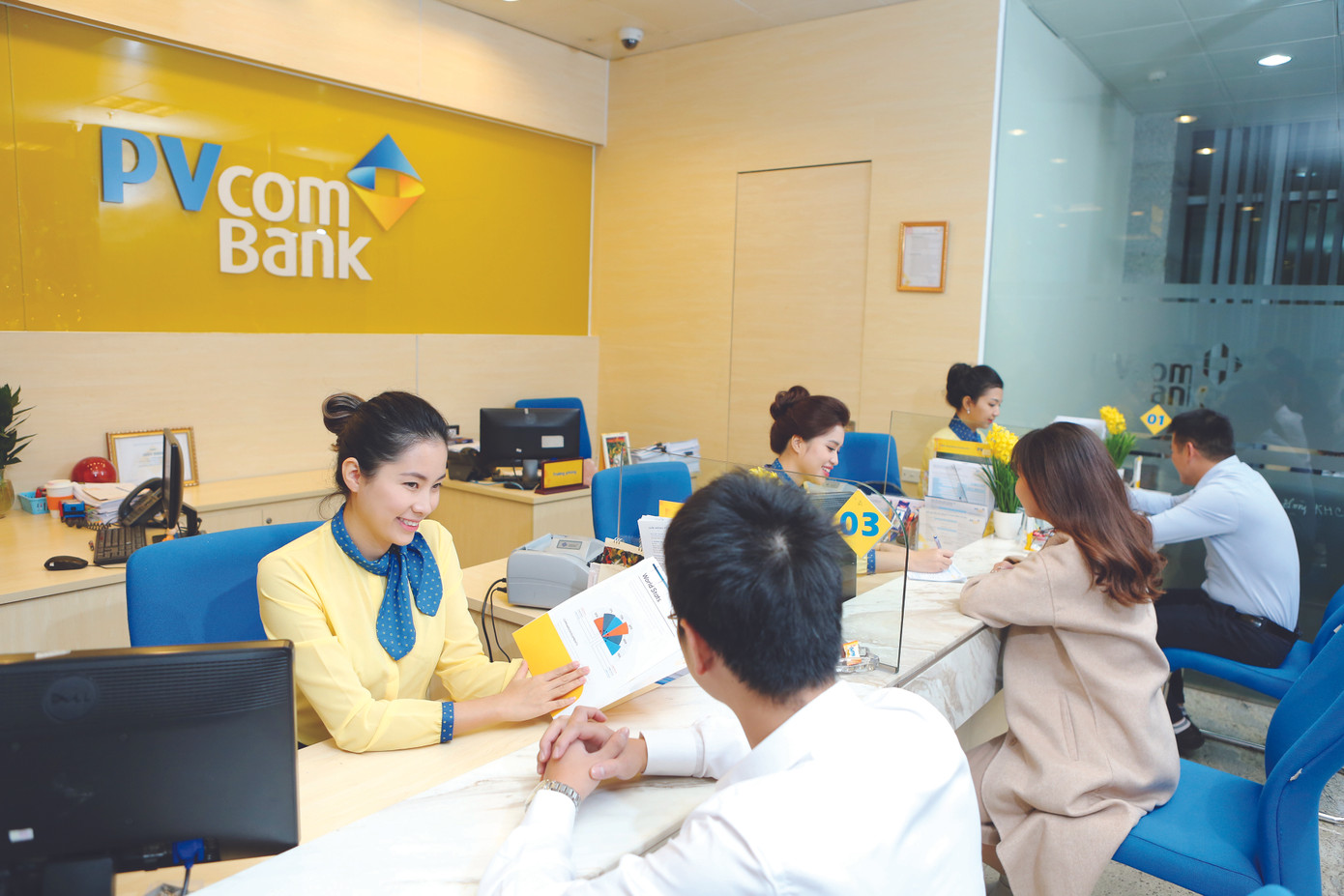 'Sắc vàng' PVcomBank: Tin để vươn xa ảnh 1