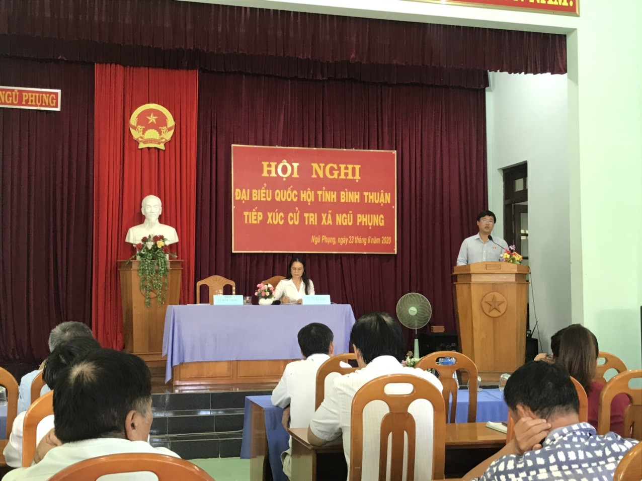 Bí thư thứ nhất T.Ư Đoàn tiếp xúc cử tri huyện đảo Phú Quý ảnh 3