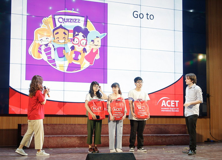 Muốn hội nhập quốc tế, bạn trẻ phải ưu tiên học ngoại ngữ ảnh 4