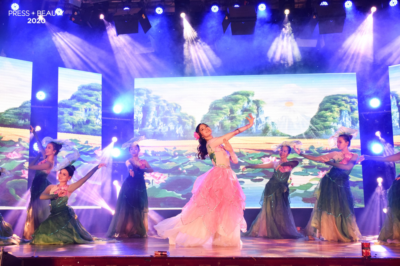 Tìm ra Hoa khôi cuộc thi Tài sắc nữ sinh Báo chí 2020 ảnh 4