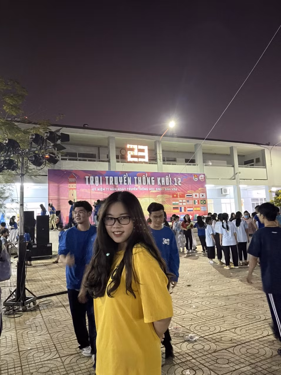 Teen TP.HCM trở lại trường từ thứ Hai 1/3: Không đeo khẩu trang sẽ bị trừ điểm thi đua! ảnh 3