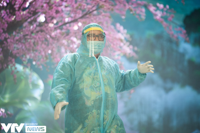 Táo Quân 2021 “thả thính” trước giờ lên sóng: Ngắm BST khẩu trang cực phong cách của các Táo ảnh 1