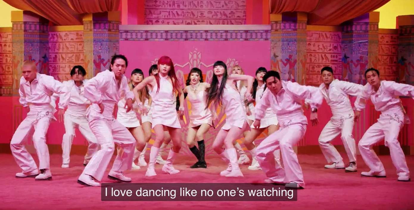 IU - HyunA đồng loạt comeback, dân tình tấm tắc “Mỗi người một vẻ, mười phân vẹn mười” ảnh 8