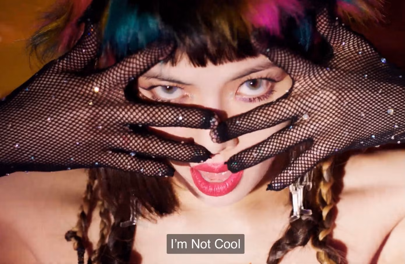 IU - HyunA đồng loạt comeback, dân tình tấm tắc “Mỗi người một vẻ, mười phân vẹn mười” ảnh 9
