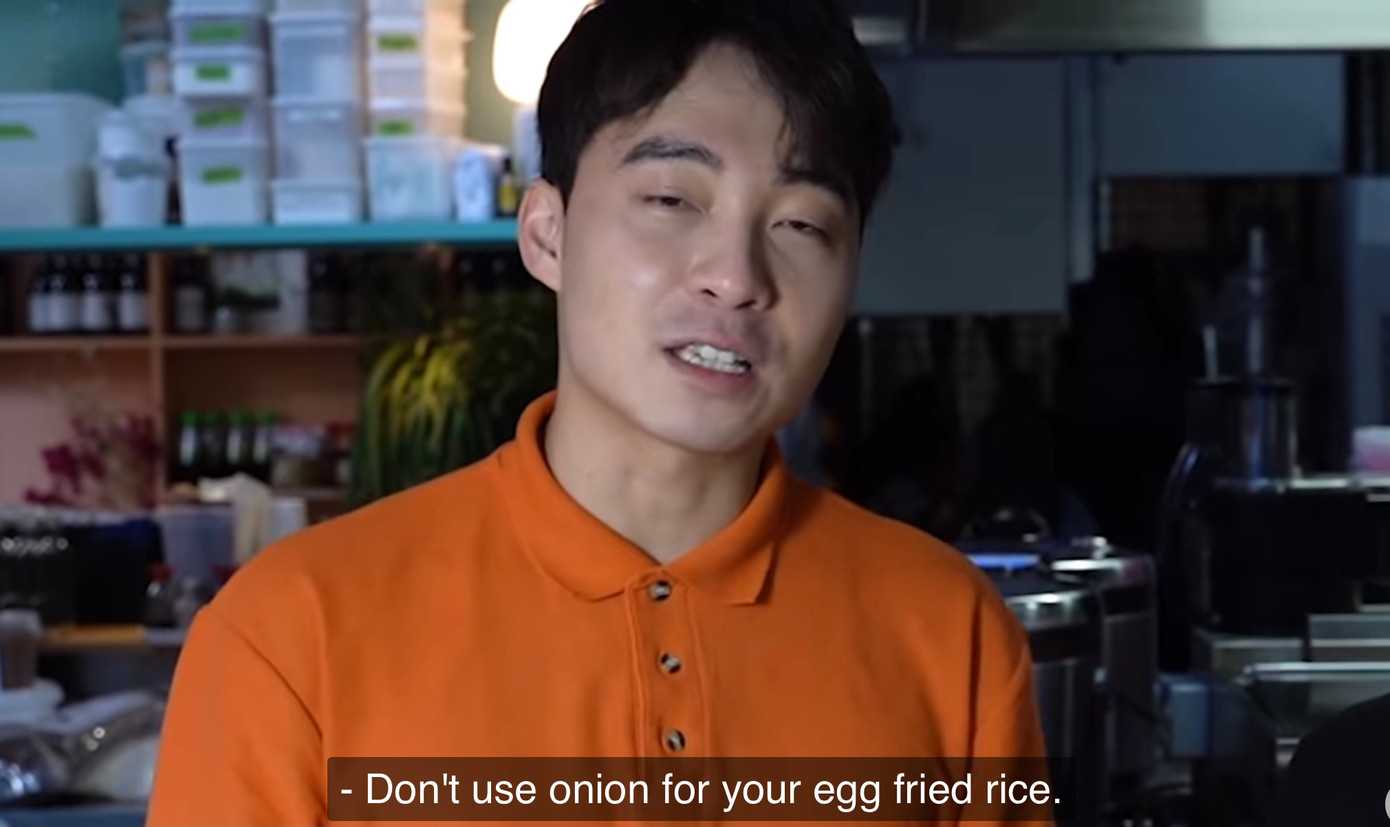 Lý do YouTuber Malaysia quyết lấy lại danh dự cho món cơm chiên nổi tiếng của châu Á ảnh 3