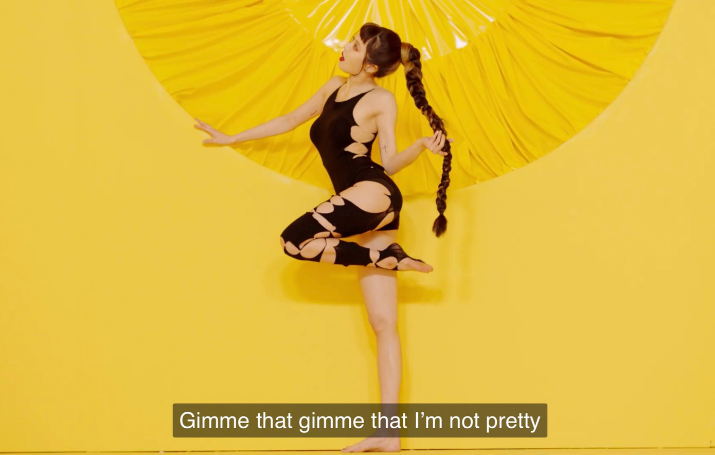 IU - HyunA đồng loạt comeback, dân tình tấm tắc “Mỗi người một vẻ, mười phân vẹn mười” ảnh 5