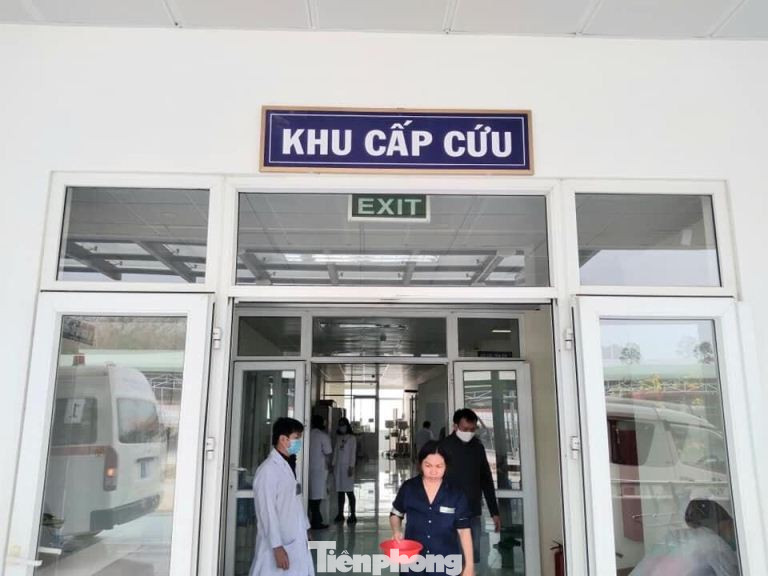 Những bệnh nhân đầu tiền đến điều trị tại bệnh viện trăm tỉ từng bỏ hoang ảnh 1