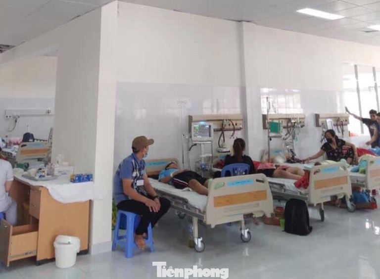 Những bệnh nhân đầu tiền đến điều trị tại bệnh viện trăm tỉ từng bỏ hoang ảnh 4