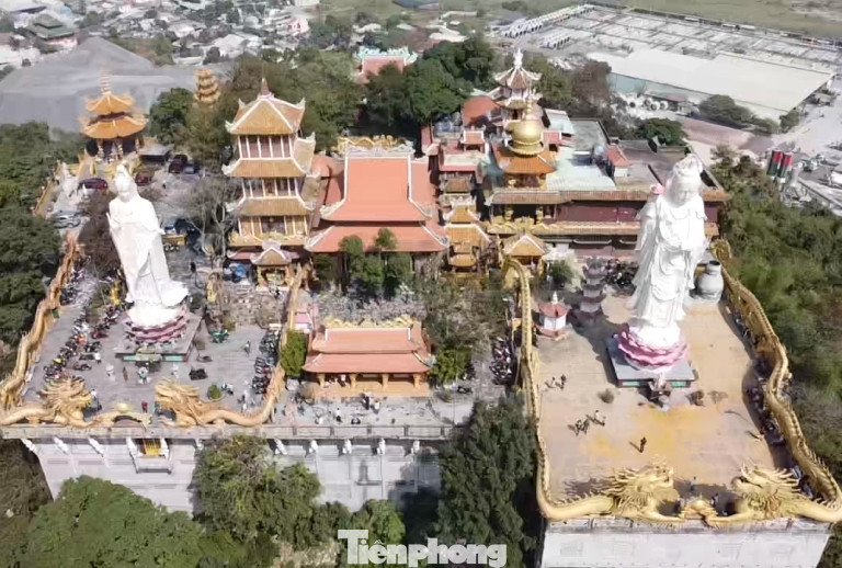 Ngôi chùa ‘độc nhất vô nhị’ ở Bình Dương và 'ông Tà' bí ẩn chưa có lời giải ảnh 1