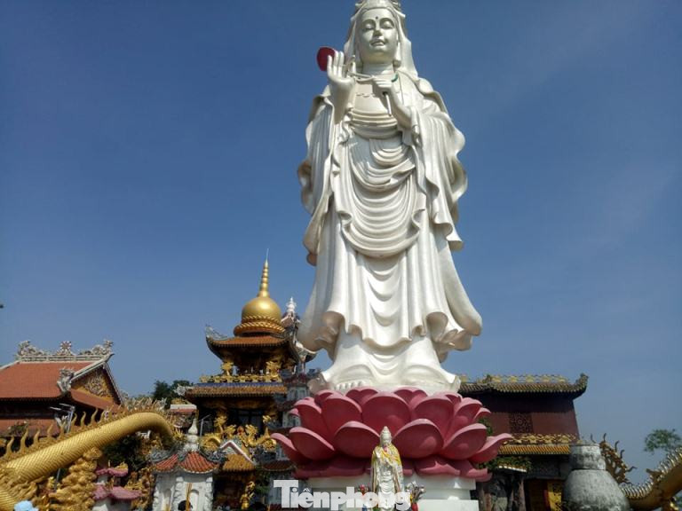 Ngôi chùa ‘độc nhất vô nhị’ ở Bình Dương và 'ông Tà' bí ẩn chưa có lời giải ảnh 6