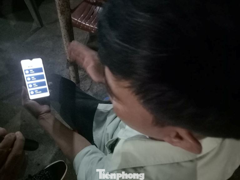 Vay tiền thật đầu tư tiền ảo, nhiều công nhân ở Bình Dương bị dọa chặt đứt chân ảnh 2