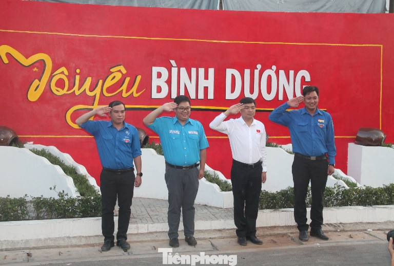 Bình Dương khánh thành hoa viên các Anh hùng lịch sử ảnh 6