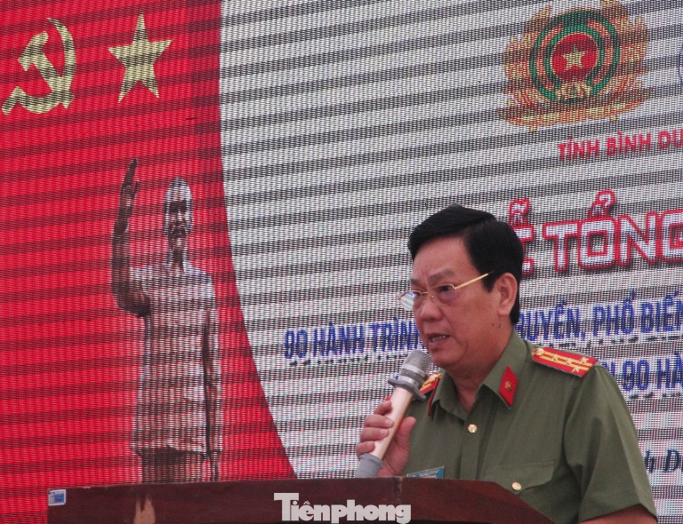 Tuổi trẻ Công an Bình Dương và cảnh khuyển tham gia bảo vệ Đại hội Đảng ảnh 1