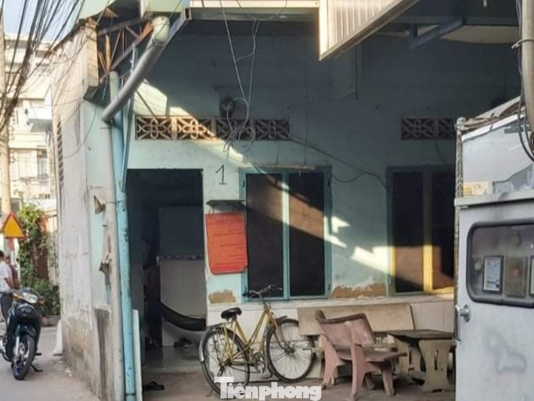 Con phát hiện cha trong tư thế treo cổ ảnh 1