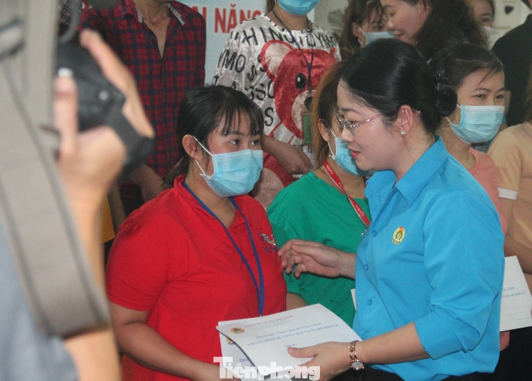 Bình Dương thưởng Tết Nguyên đán cao nhất gần 500 triệu đồng ảnh 1