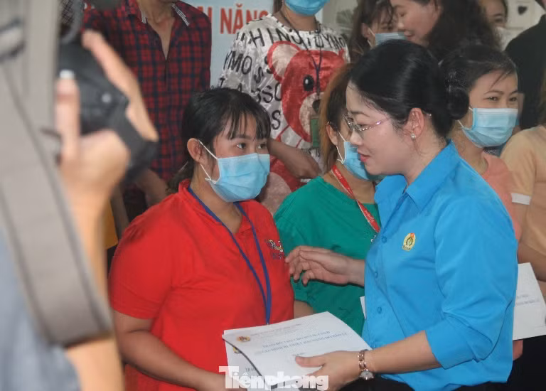 Bình Dương thưởng Tết Nguyên đán cao nhất gần 500 triệu đồng ảnh 1