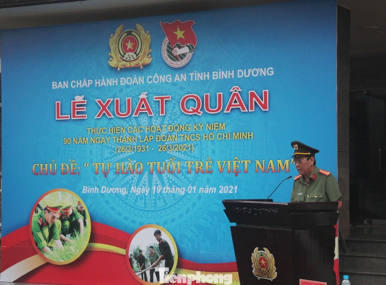 Công an Bình Dương ra quân hành động mừng 90 năm thành lập Đoàn ảnh 1