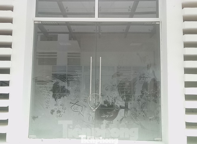 Những bệnh nhân đầu tiền đến điều trị tại bệnh viện trăm tỉ từng bỏ hoang ảnh 6