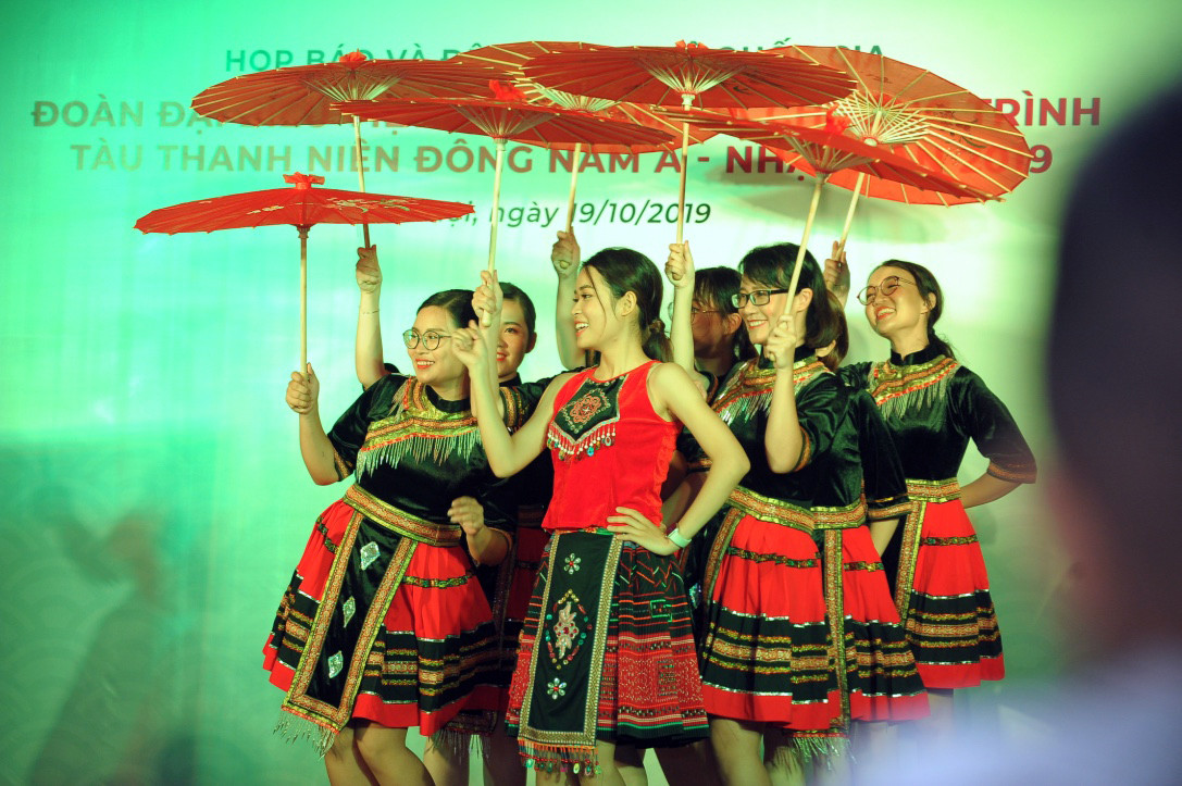 Đoàn Việt Nam tham dự Tàu Đông Nam Á - Nhật Bản cover 'Để Mị nói cho mà nghe' ảnh 6