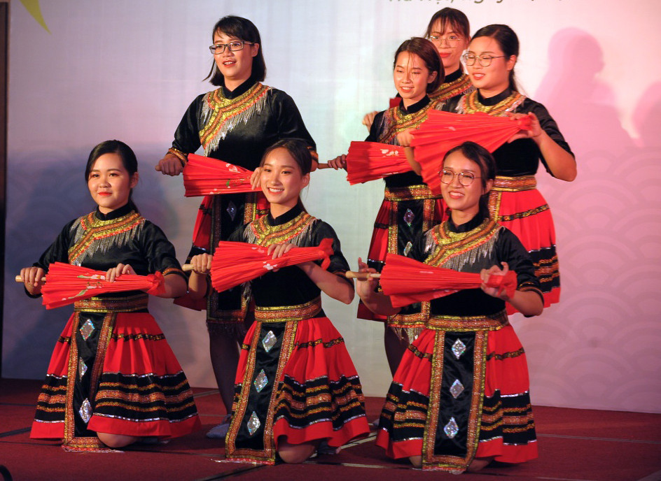 Đoàn Việt Nam tham dự Tàu Đông Nam Á - Nhật Bản cover 'Để Mị nói cho mà nghe' ảnh 9