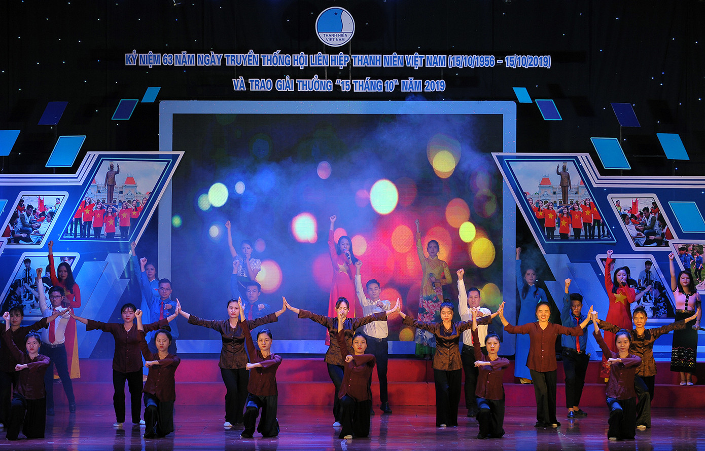 15 bạn trẻ tiêu biểu nhận Giải thưởng 15 tháng 10 ảnh 2