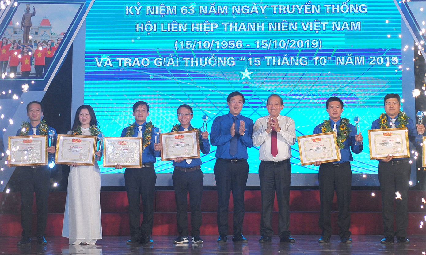 15 bạn trẻ tiêu biểu nhận Giải thưởng 15 tháng 10 ảnh 8