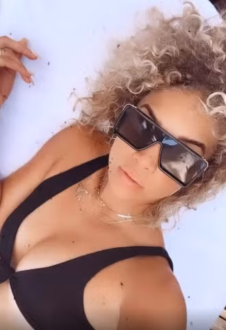 Jasmine Sanders hở bạo giữa thiên nhiên ảnh 11
