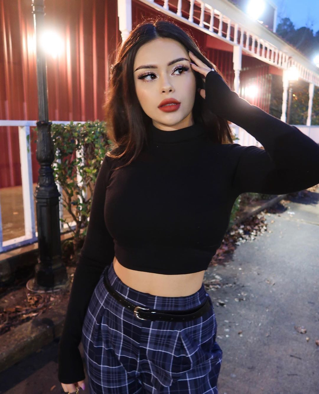 Cô gái gốc Việt trổ tài trang điểm giống Jennie và Lisa nhóm BlackPink ảnh 7