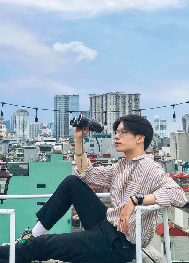 Nam sinh Kinh tế Quốc dân gây chú ý trong ảnh tập quân sự ảnh 3