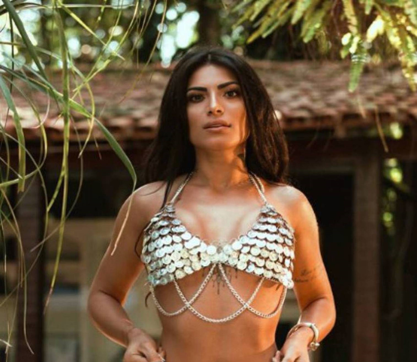 Người mẫu Brazil tập 8 tiếng mỗi ngày, chỉ ăn lòng trắng trứng để lên bìa Playboy ảnh 4