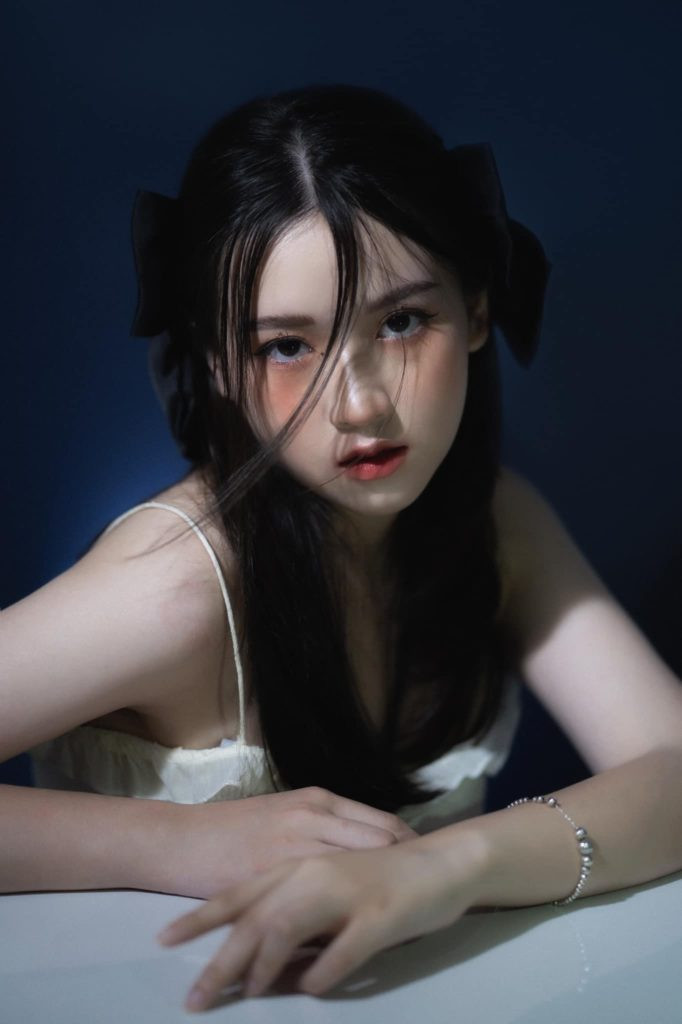 Các cô gái đua nhau trang điểm làm tóc theo Jisoo BlackPink ảnh 3