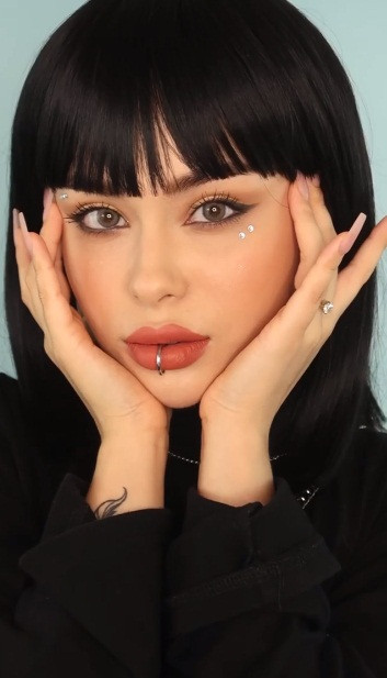 Cô gái gốc Việt trổ tài trang điểm giống Jennie và Lisa nhóm BlackPink ảnh 3