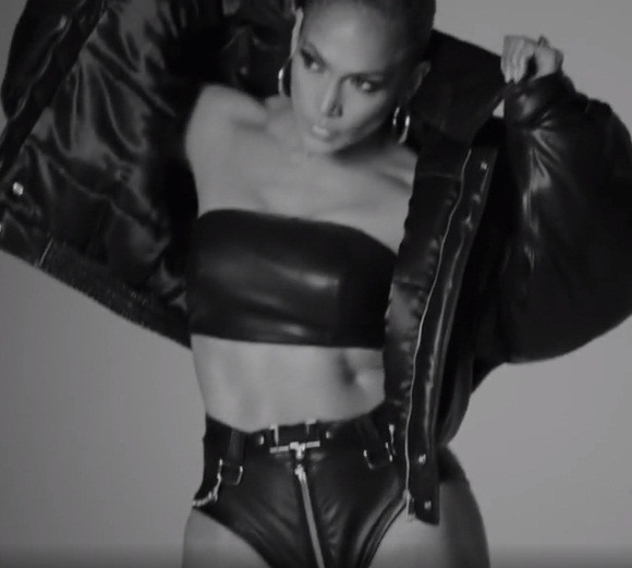 Jennifer Lopez tuổi 50 nóng bỏng hơn cả chị em nhà Kardashian ảnh 5