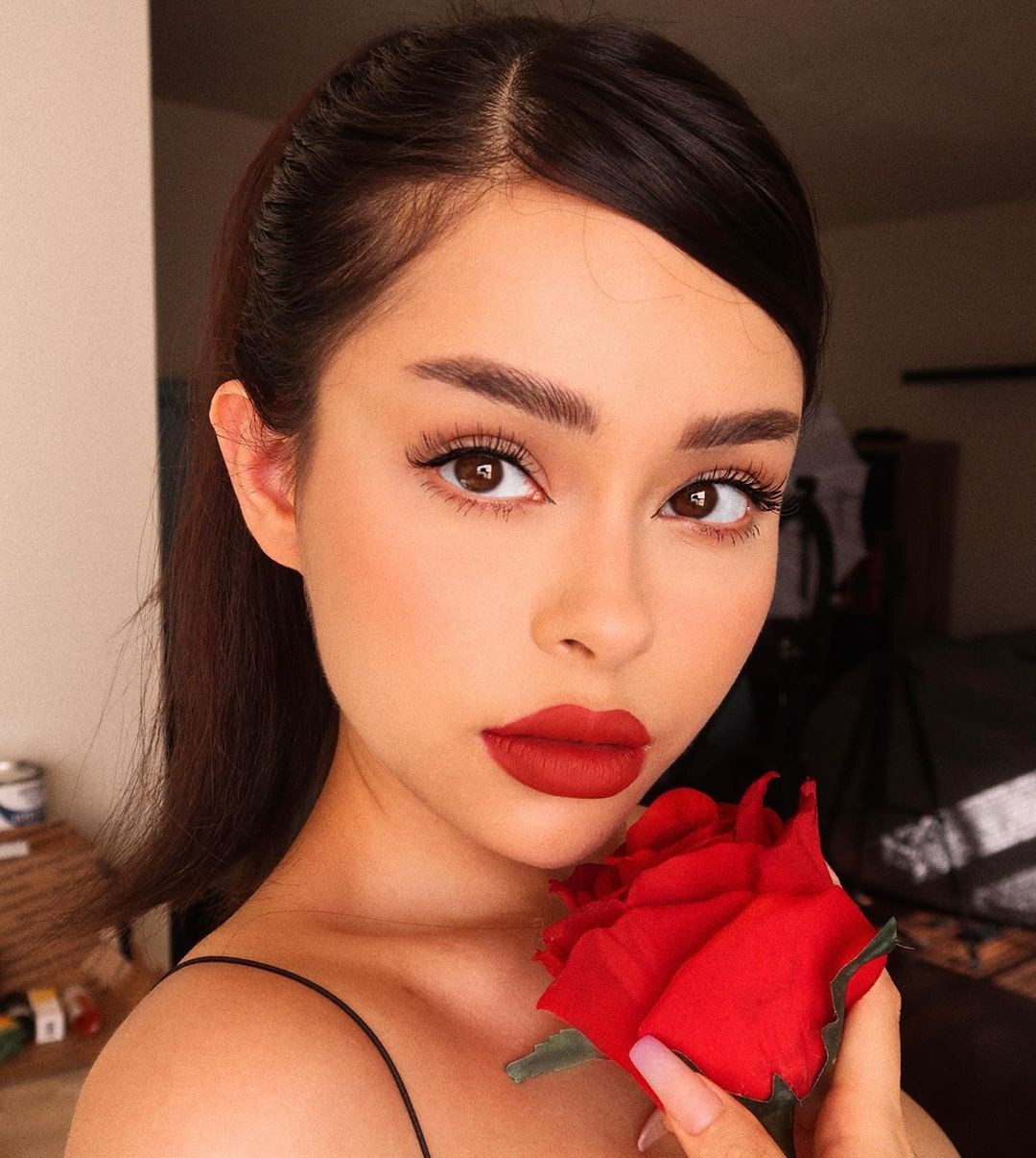 Cô gái gốc Việt trổ tài trang điểm giống Jennie và Lisa nhóm BlackPink ảnh 9