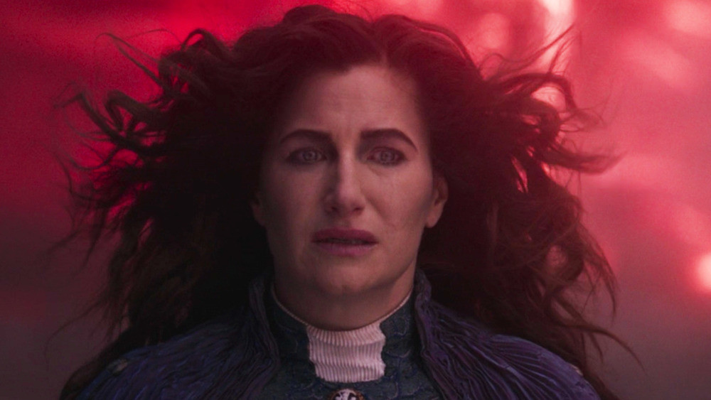 “WandaVision” tập cuối: Đại chiến tại thị trấn Westview, “Scarlet Witch” chính thức ra đời ảnh 6