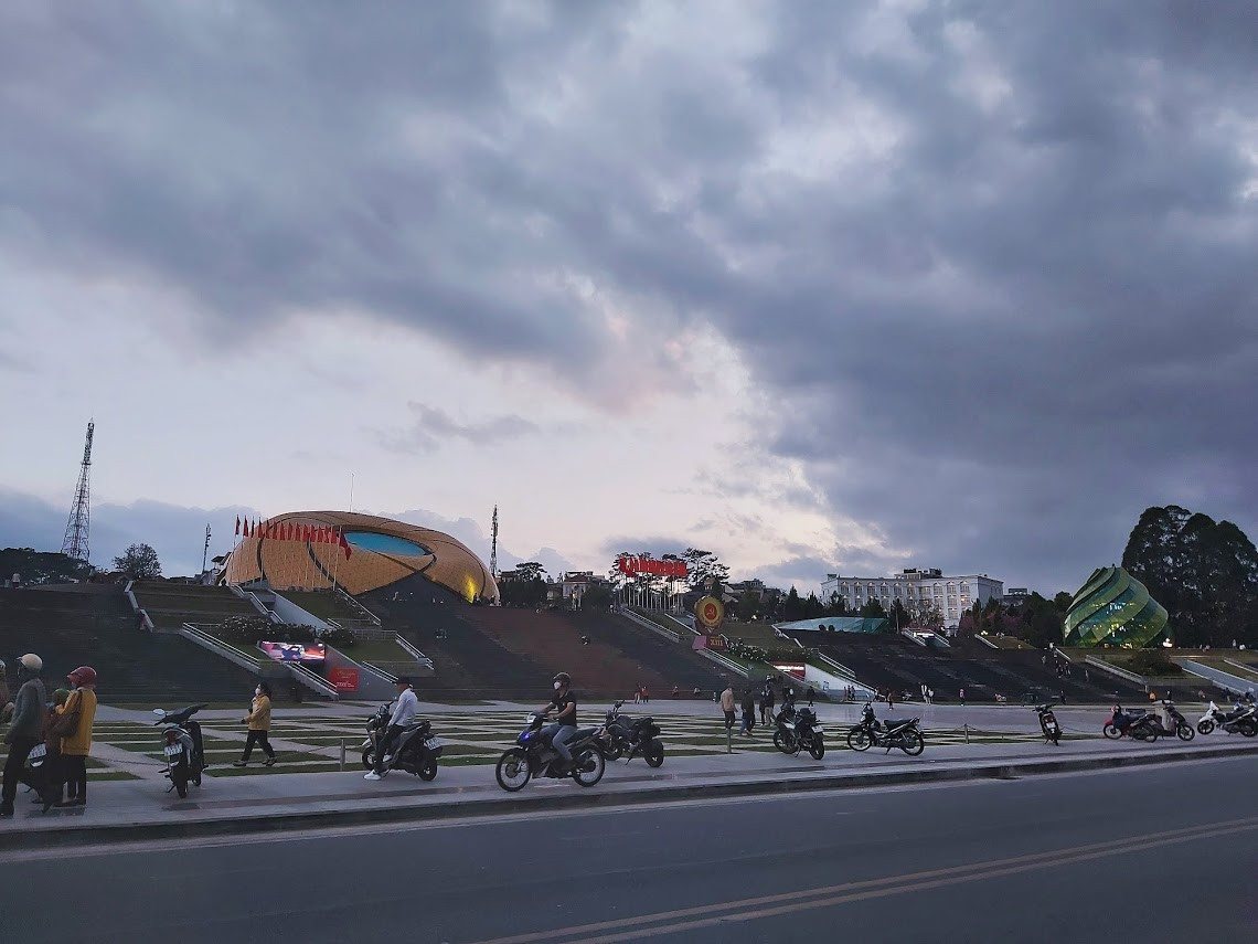 Dẫu mai anh đào đang mùa nở rộ, Đà Lạt những ngày cuối năm vẫn vắng lặng lạ thường ảnh 4