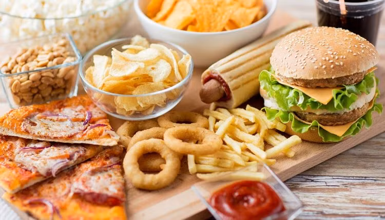 Cuối tuần thêm hơn 1.500 người cách ly, 9 tỉnh là 'điểm nóng' giám sát phòng chống dịch ảnh 3